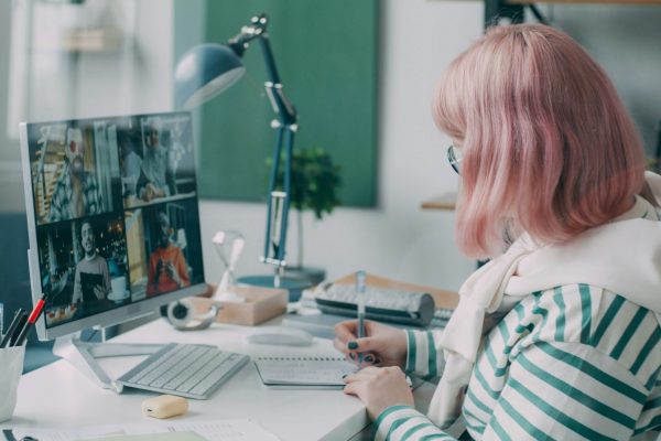 Online Kunsttherapie - Kunsttherapie Hauer - Fotograf Vitaly Gariev (Unsplash)